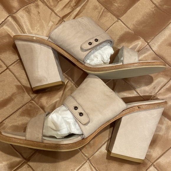 Freda Salvador beautiful slip on heels in suede nude color, brand new, size 10 - Picture 4 of 16